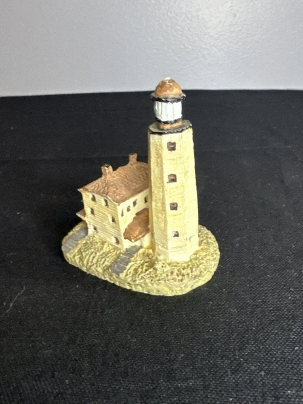 N/A lighthouse figurine